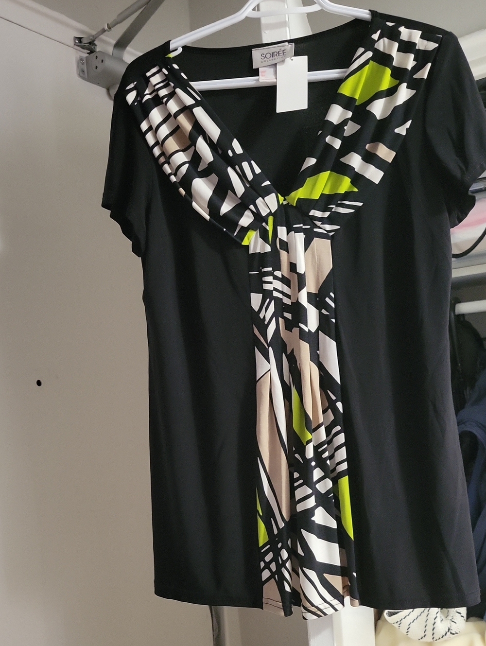 Soirée Black Short-Sleeve V-Neck Top with Patterned Front